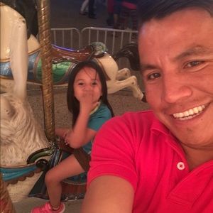 Meet your Posher, Efrain